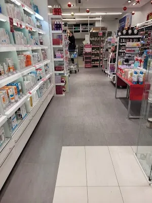 Uniprix C. Dupuis-Brousseau, D. Vermette et E. Lambert